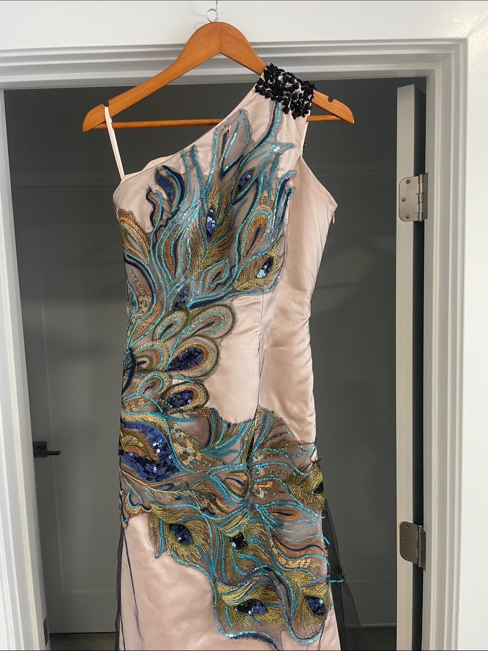One-Shoulder Blush Dress with Peacock Bead Embroidery 2nd picture is video